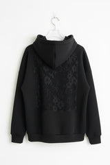 Lace Romance: Sırtı Fransız Dantel Dekolteli Oversize Siyah Hoodie