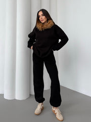 Midnight Luxe: Kürk Yakalı Oversize Eşofman Takımı