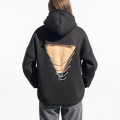 Midnight Jewel: Sırtı Üç Sıra Kristal Dekolteli Oversize Siyah Hoodie
