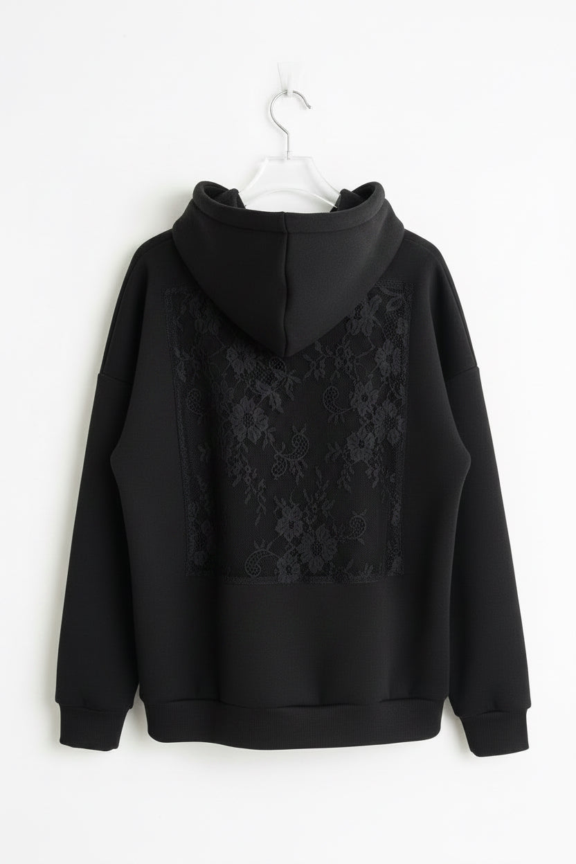 Lace Romance: Sırtı Fransız Dantel Dekolteli Oversize Siyah Hoodie