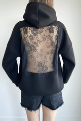 Lace Romance: Sırtı Fransız Dantel Dekolteli Oversize Siyah Hoodie