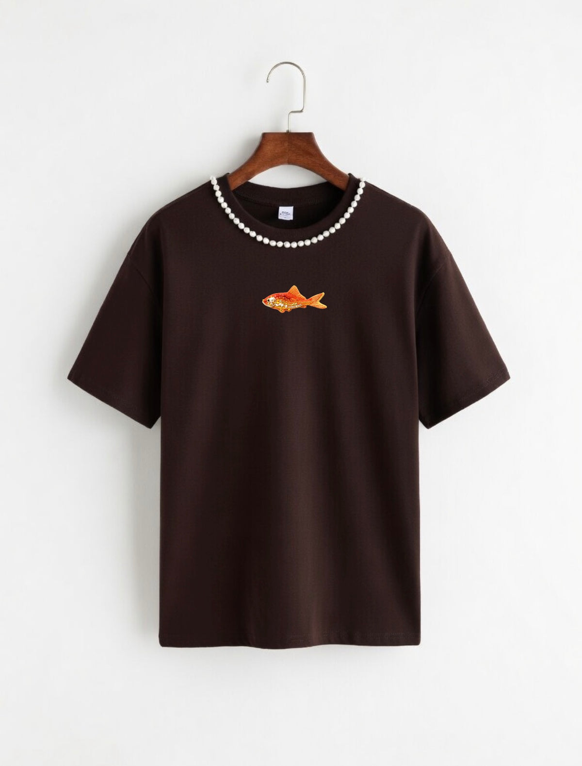İnci Kolye Yaka Detaylı baskılı T-Shirt