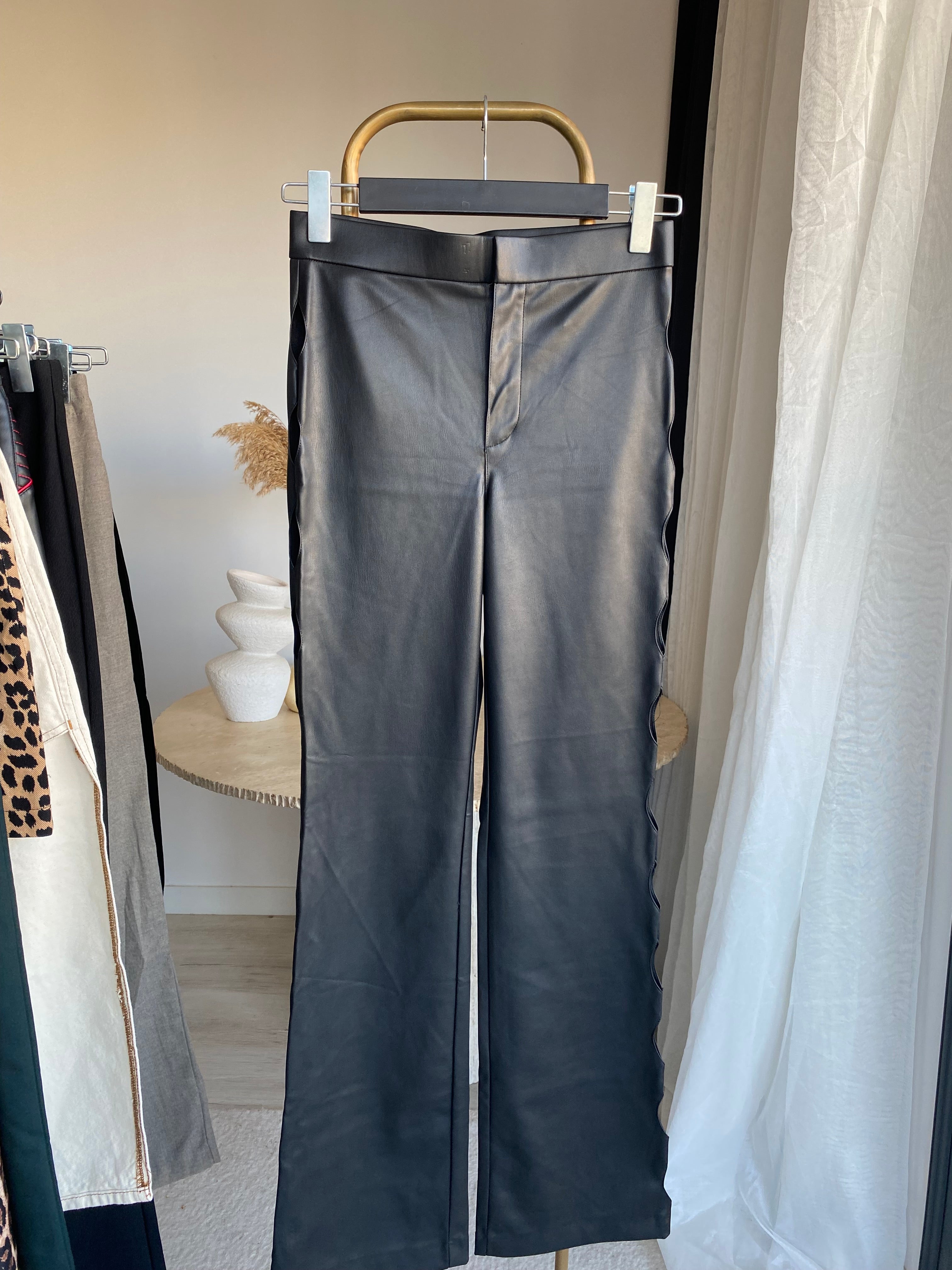 Z’RA Dekolteli İspanyol Paça Deri Pantolon