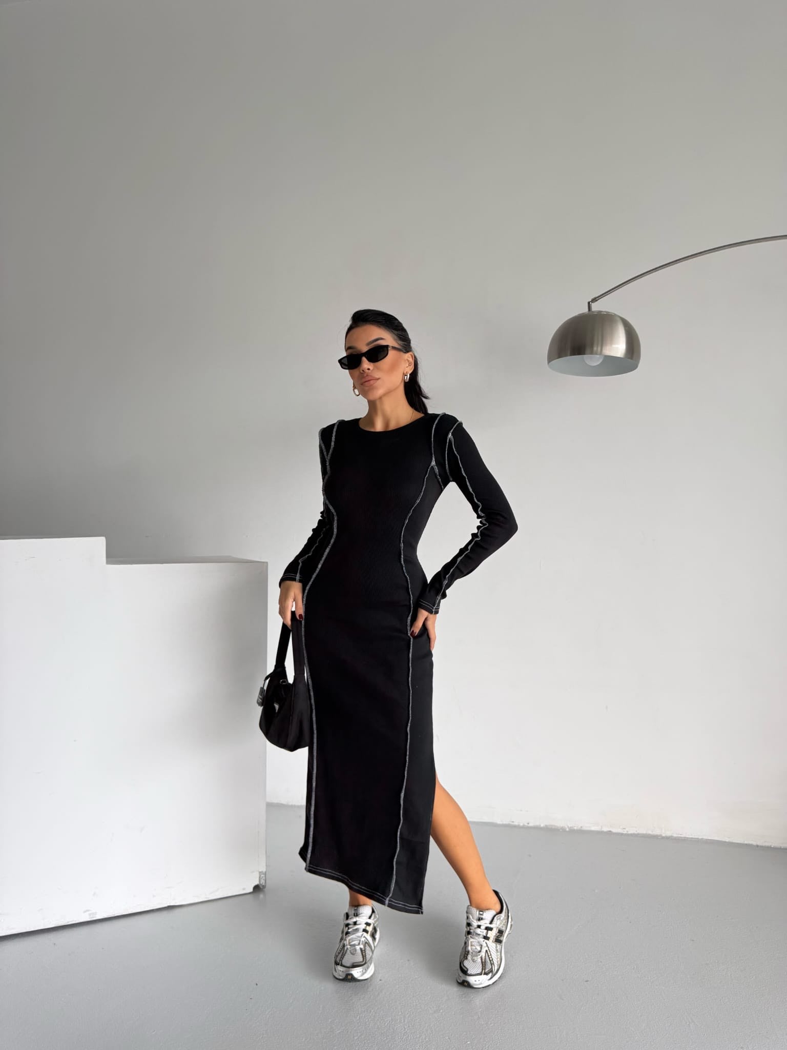 MİLA KONTRAST KARYOKA DİKİŞLİ MİDİ ELBİSE - SİYAH
