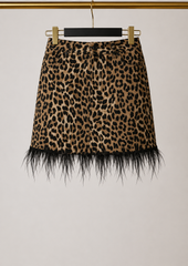 Leopard Muse: Etek Ucu Tüy Detaylı Leopar Desenli Mini Etek