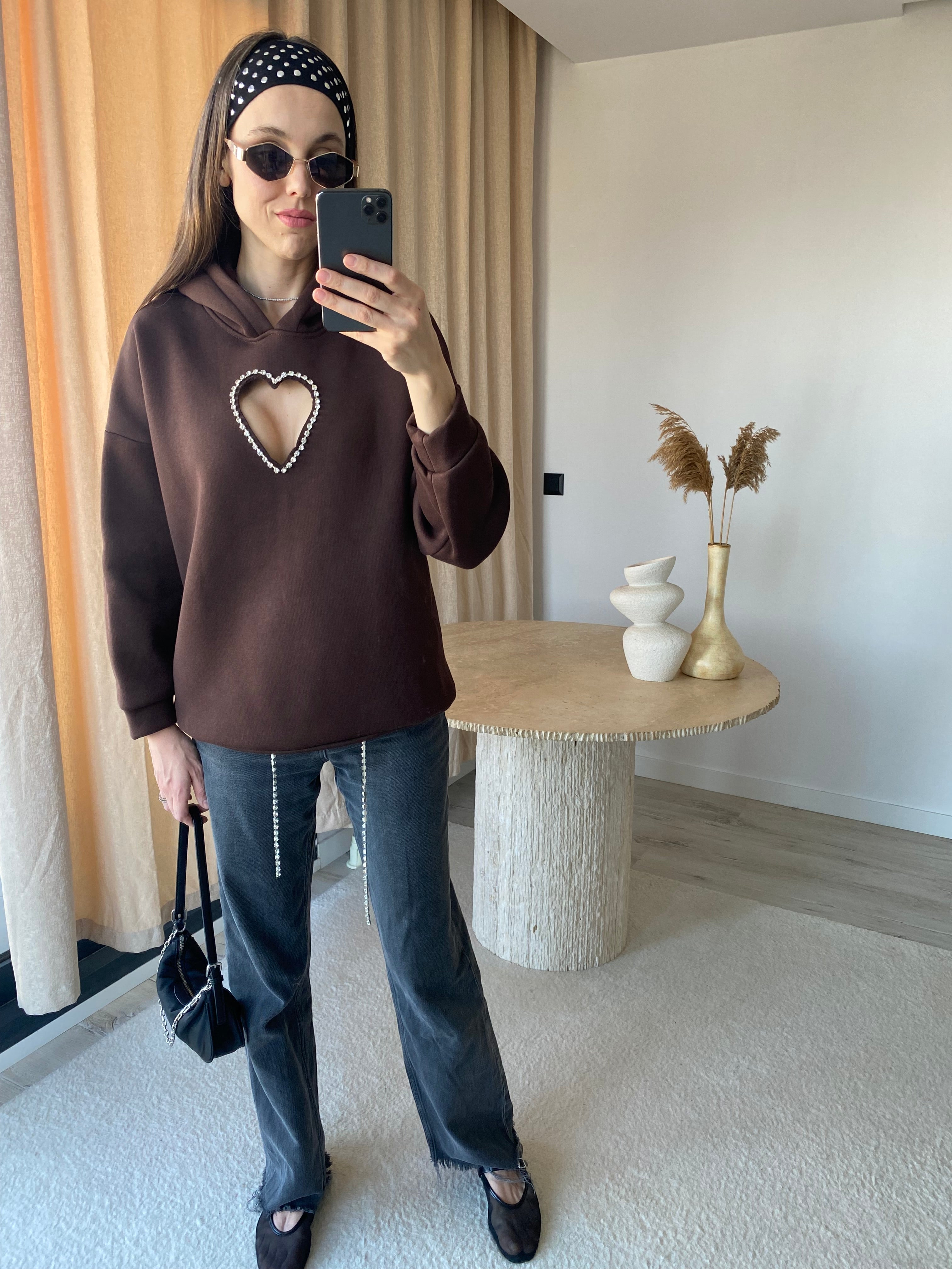 Kalp Şeklinde Kristal Taşlı Göğüs Dekolteli Kahverengi Hoodie / Kapüşonlu Üst
