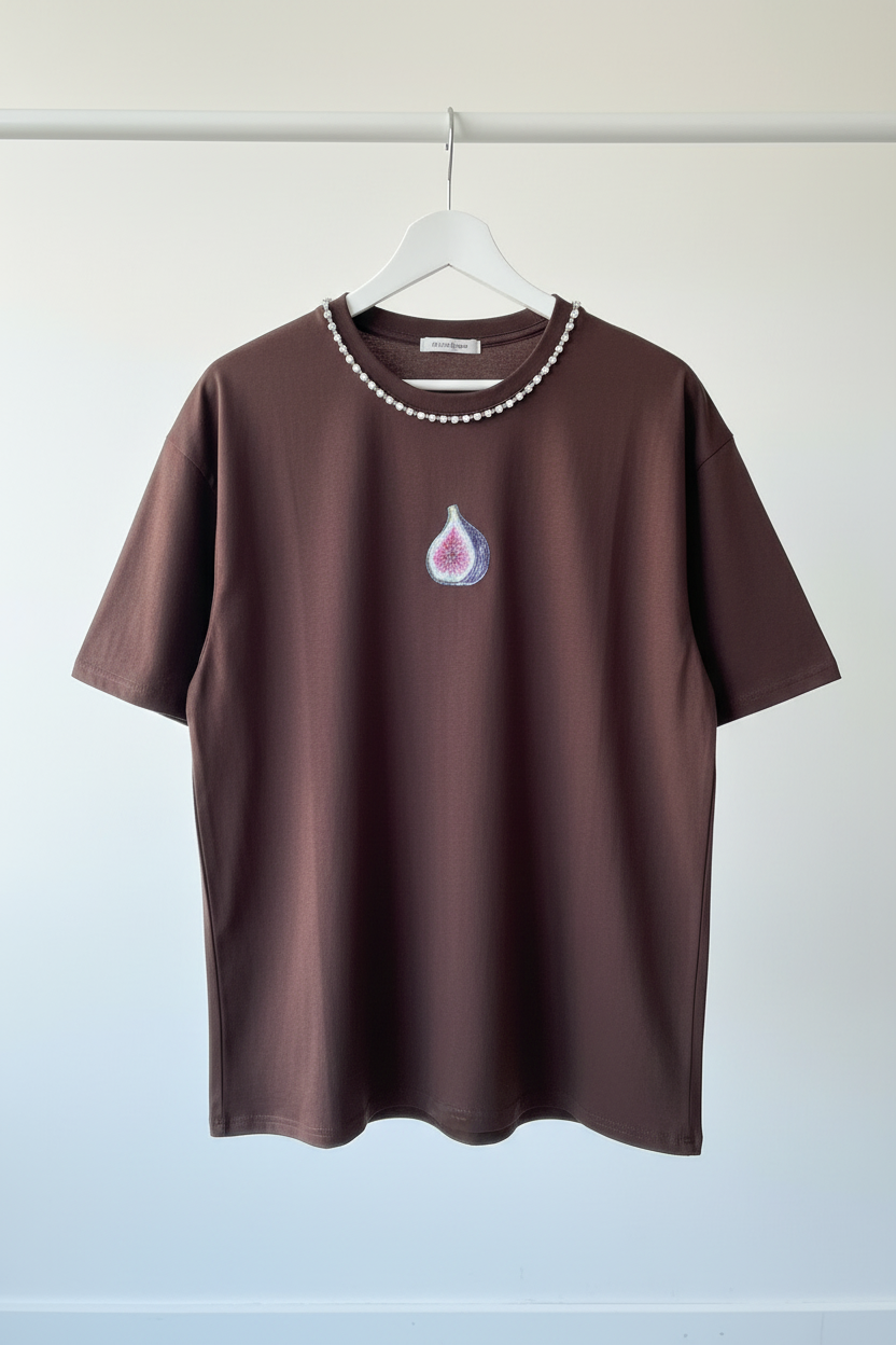 Kristal Yaka & Boncuk İncir Baskılı Kahverengi T-Shirt