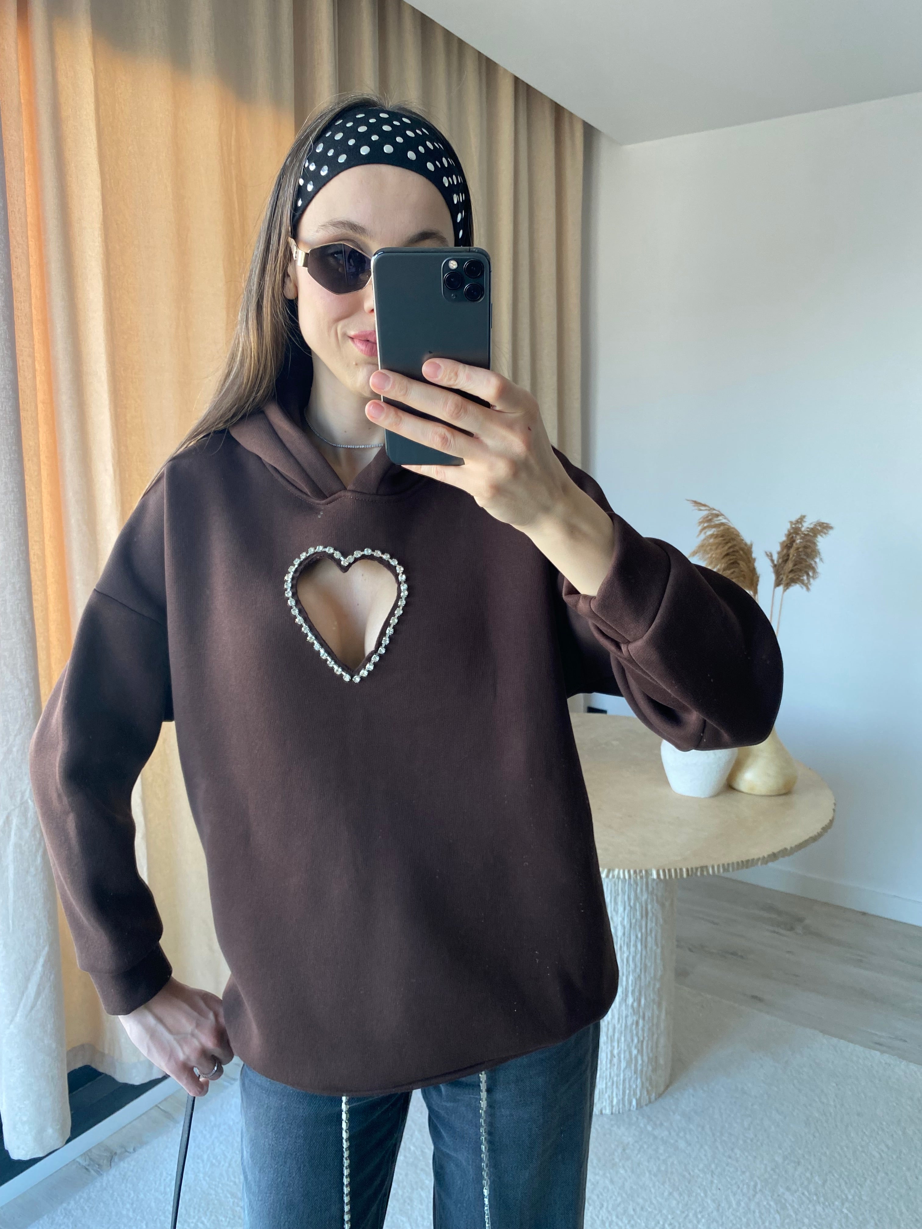 Kalp Şeklinde Kristal Taşlı Göğüs Dekolteli Kahverengi Hoodie / Kapüşonlu Üst