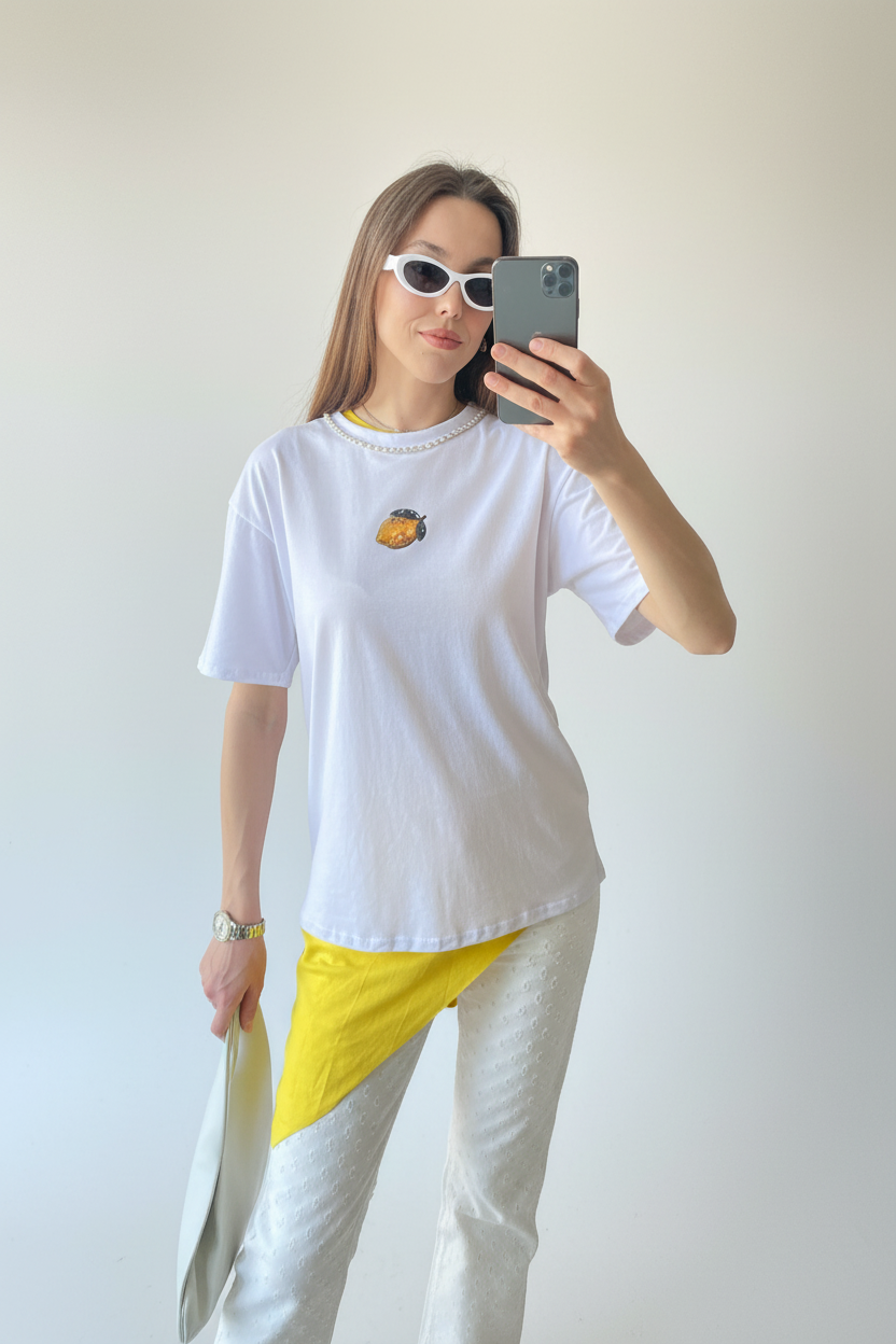 Boncuk Limon Baskılı & Kristal Yakalı Beyaz T-Shirt