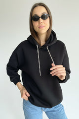 Midnight Heart: Sırtı Kalp Dekolteli Kristal İşlemeli Oversize Siyah Hoodie