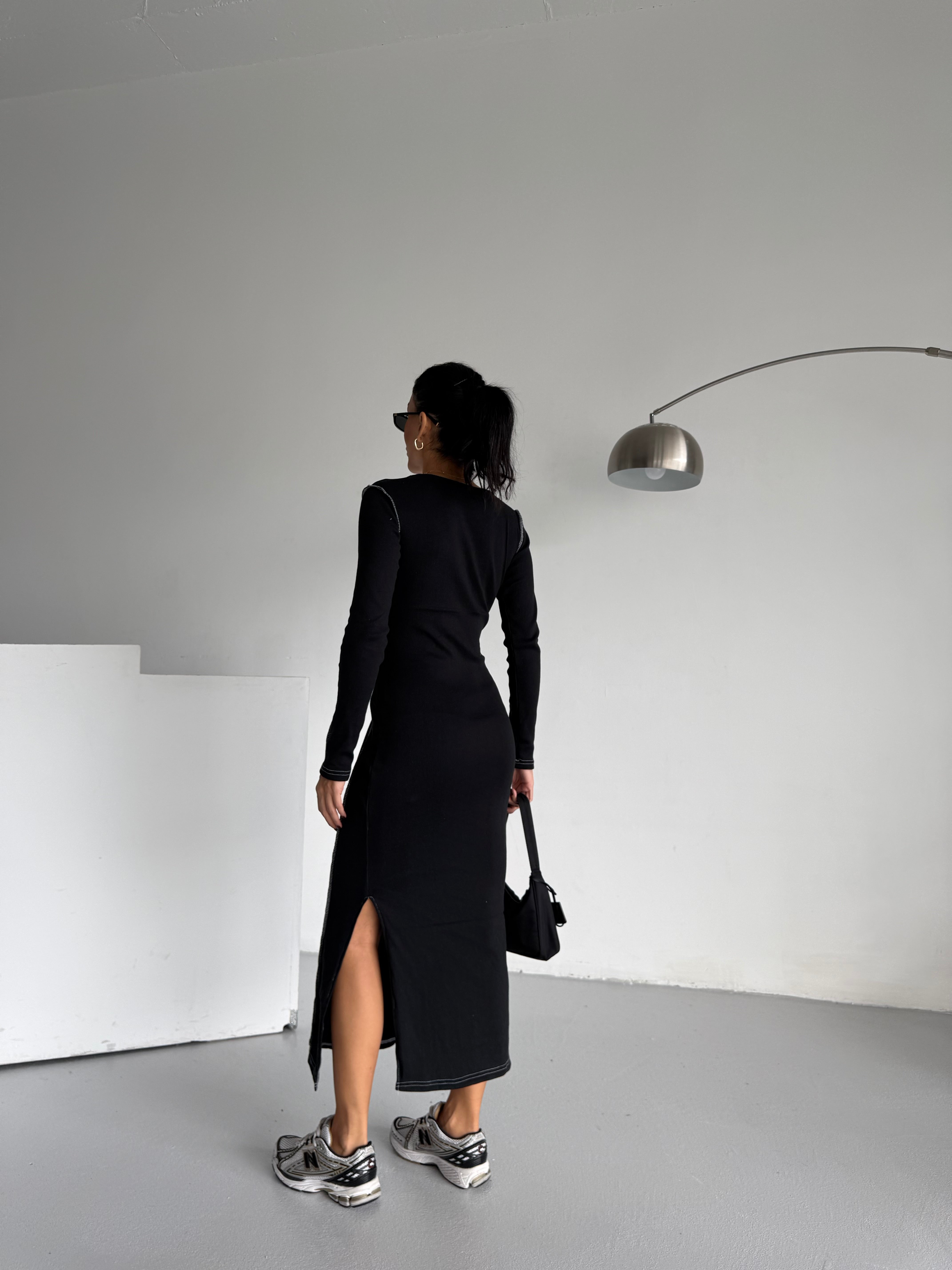 MİLA KONTRAST KARYOKA DİKİŞLİ MİDİ ELBİSE - SİYAH