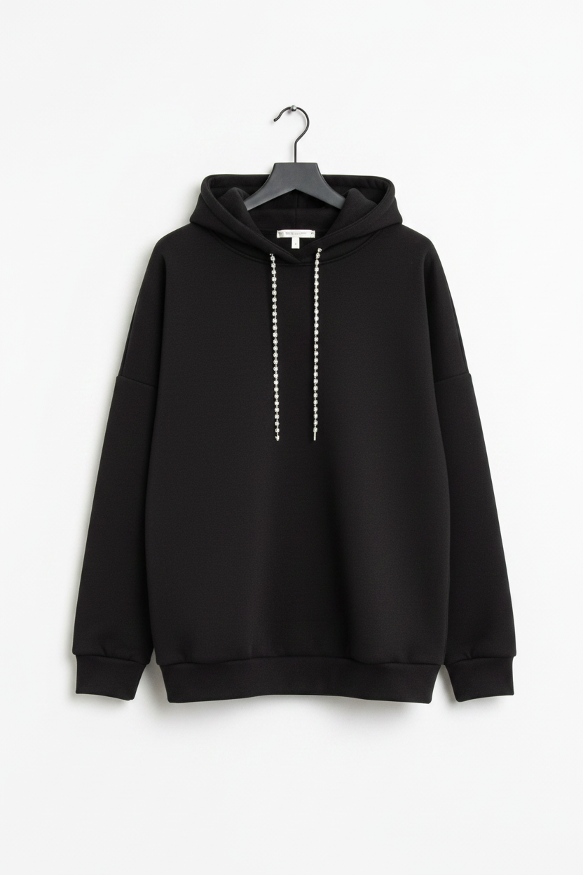 Midnight Jewel: Sırtı Üç Sıra Kristal Dekolteli Oversize Siyah Hoodie