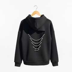 Midnight Jewel: Sırtı Üç Sıra Kristal Dekolteli Oversize Siyah Hoodie