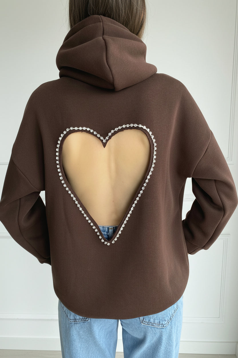 Espresso Heart: Sırtı Kalp Dekolteli Kristal İşlemeli Oversize Kahve Hoodie