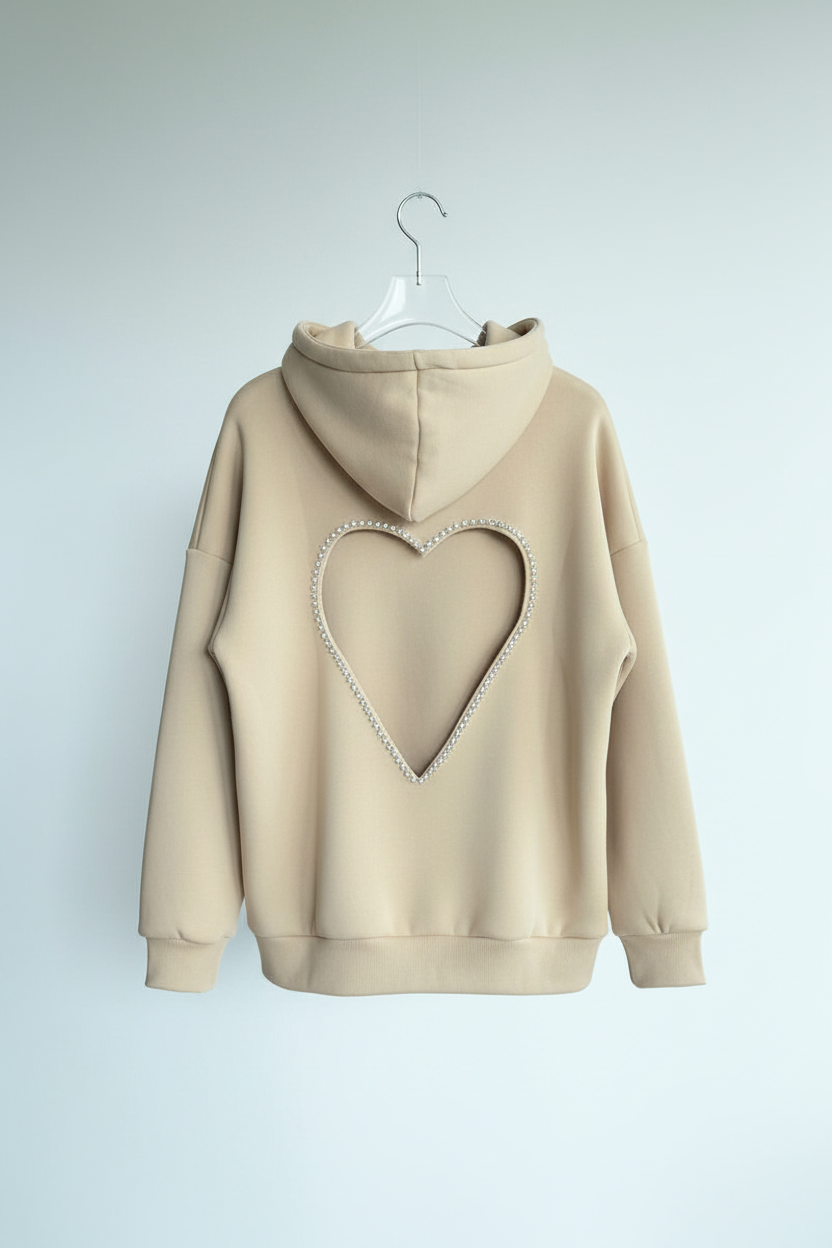 Heart Glow: Sırtı Kalp Dekolteli Kristal İşlemeli Oversize Hoodie