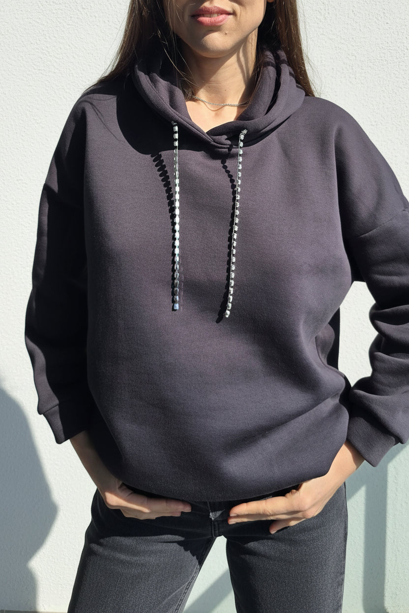 Midnight Jewel: Sırtı Üç Sıra Kristal Dekolteli Oversize Antrasit Hoodie