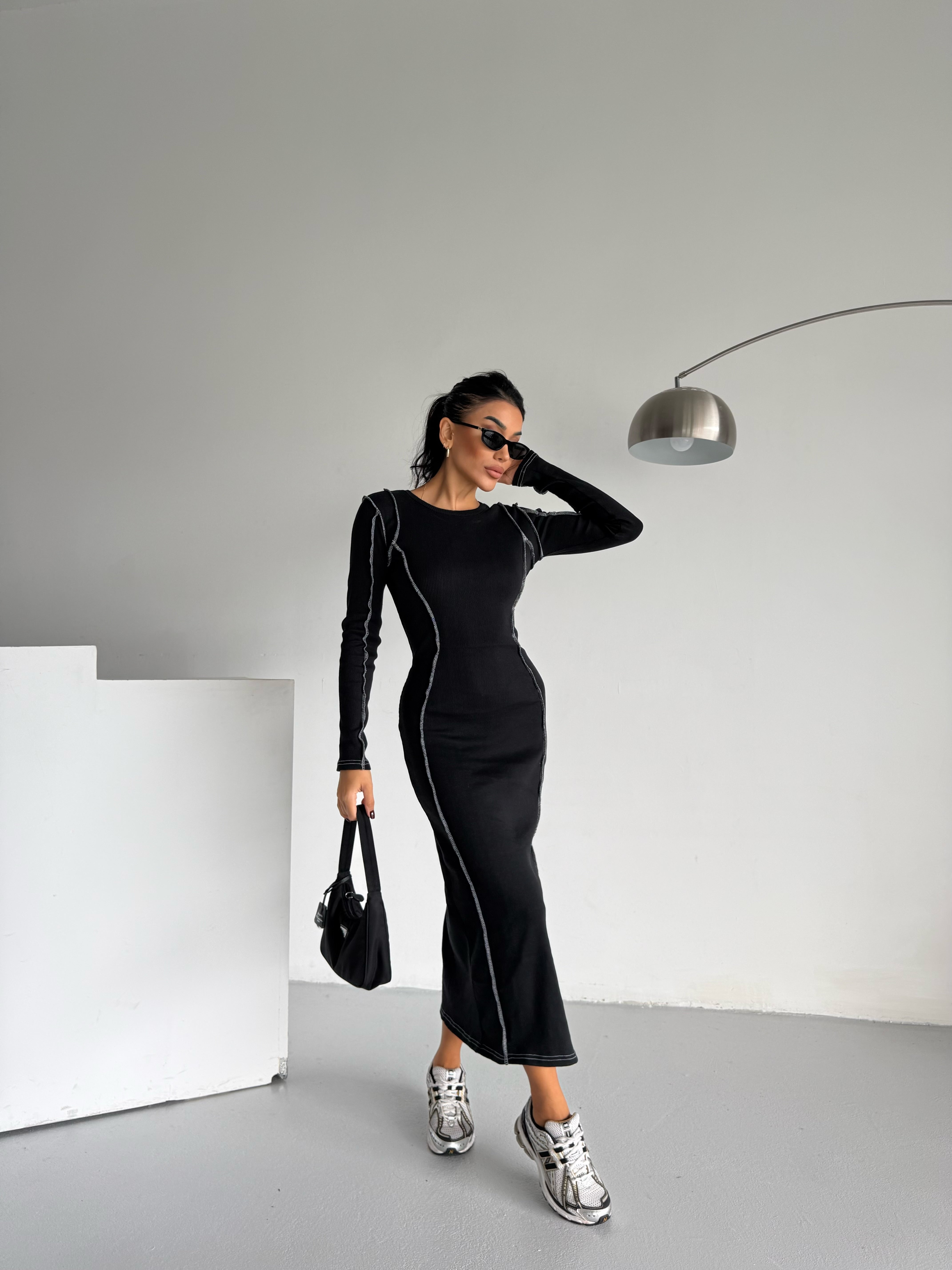 MİLA KONTRAST KARYOKA DİKİŞLİ MİDİ ELBİSE - SİYAH