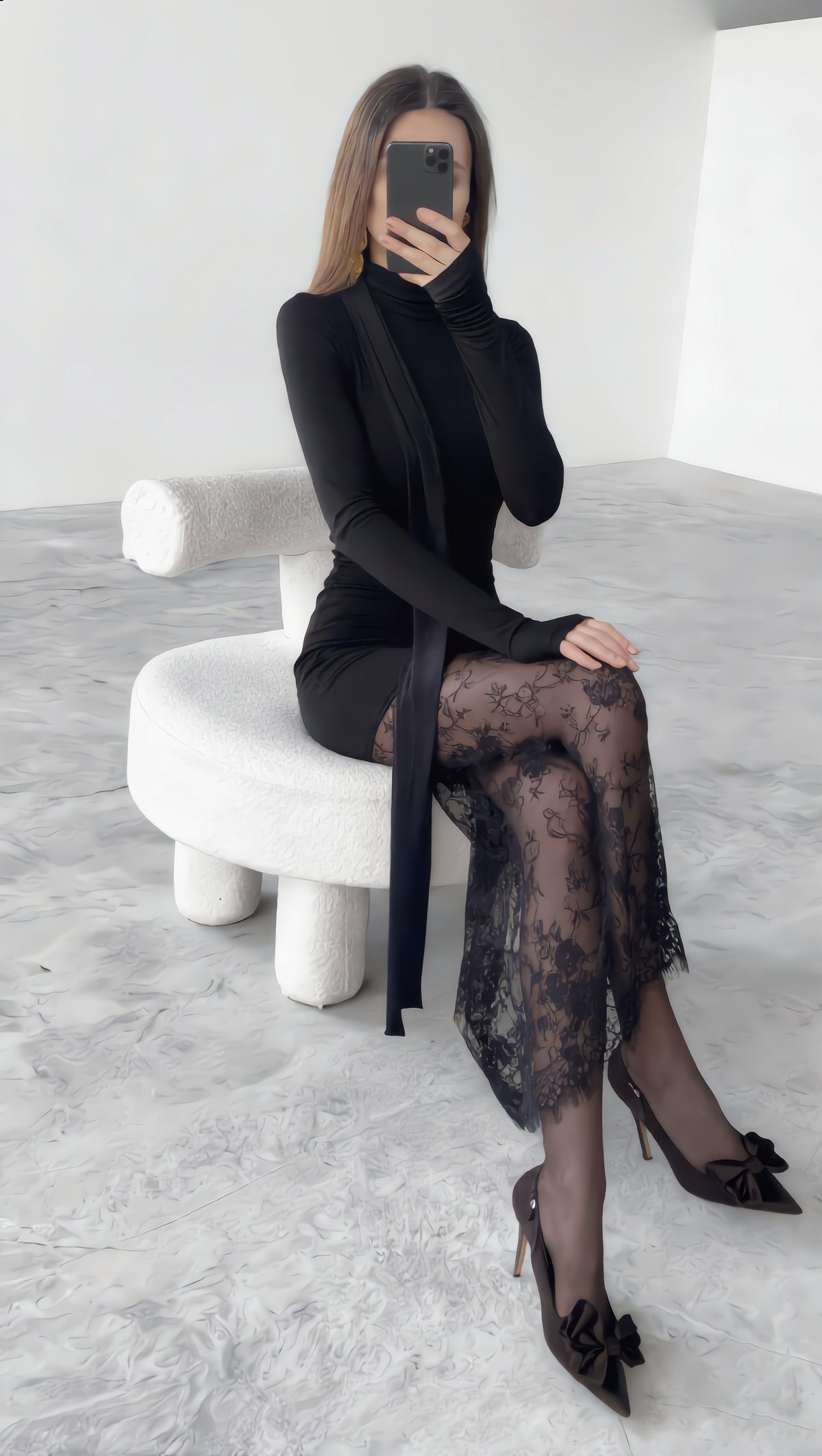 Nyx's Lace (Nyx’in Danteli): Dantel Detaylı İpek Dokulu Fular Yaka Maksi Elbise / Siyah